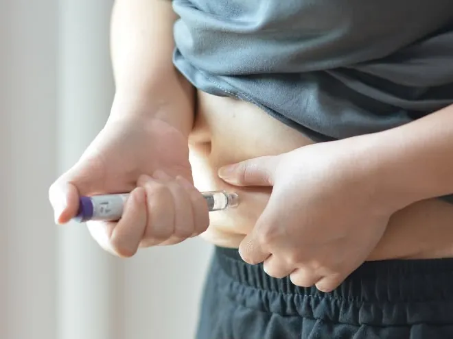 Aplicación de tratamiento GLP-1 con acompañamiento nutricional en Tijuana